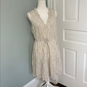 GAP Sleeveless Splitneck Mini Dress Khaki Beige Floral SIZE Medium Tiered